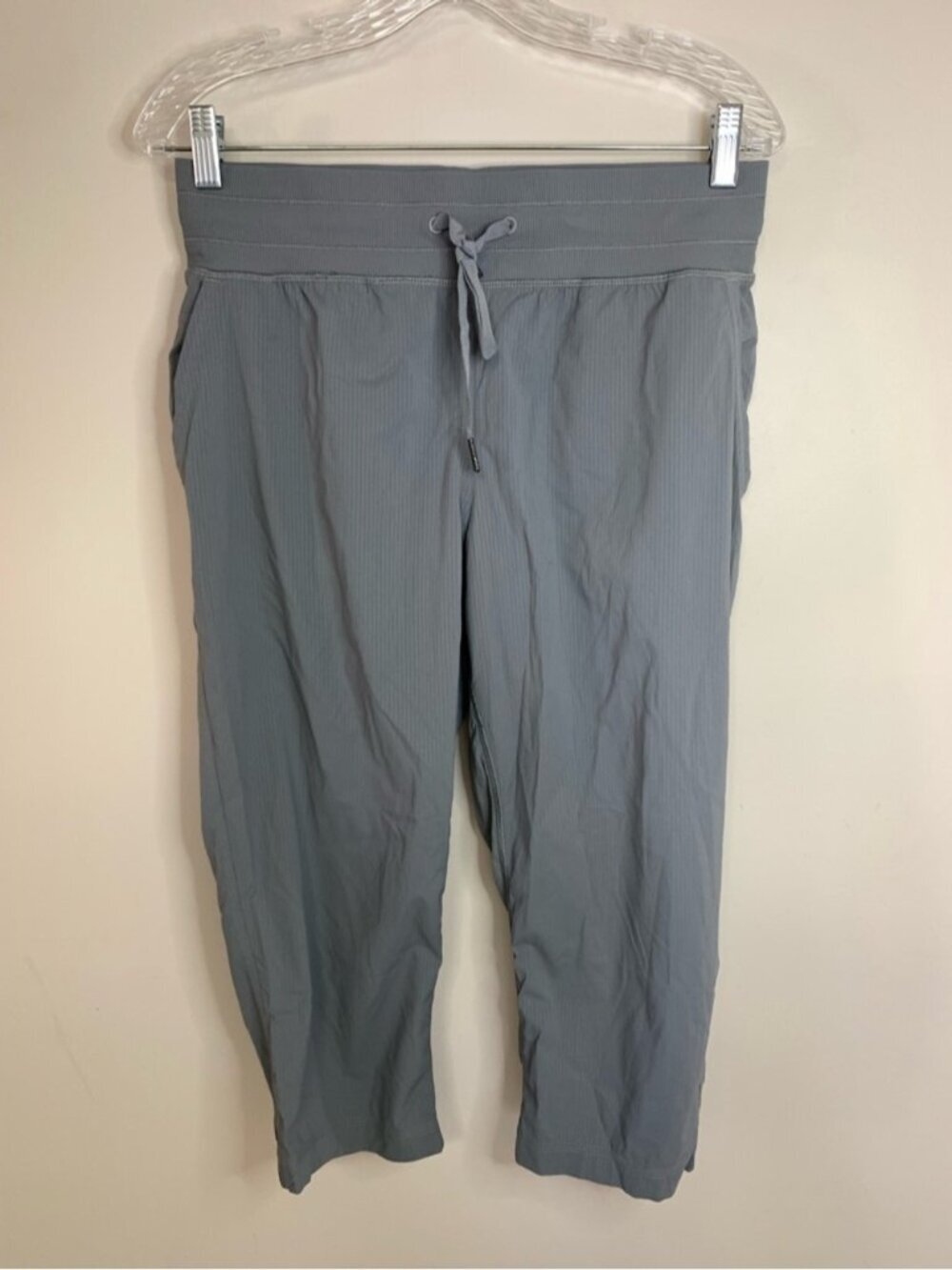 Lululemon Grey Cropped Pants 8